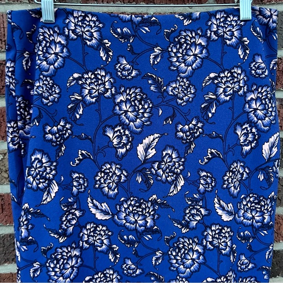 Banana Republic Cobalt Blue Black and White Floral High Waisted Pencil Skirt - Picture 2 of 3